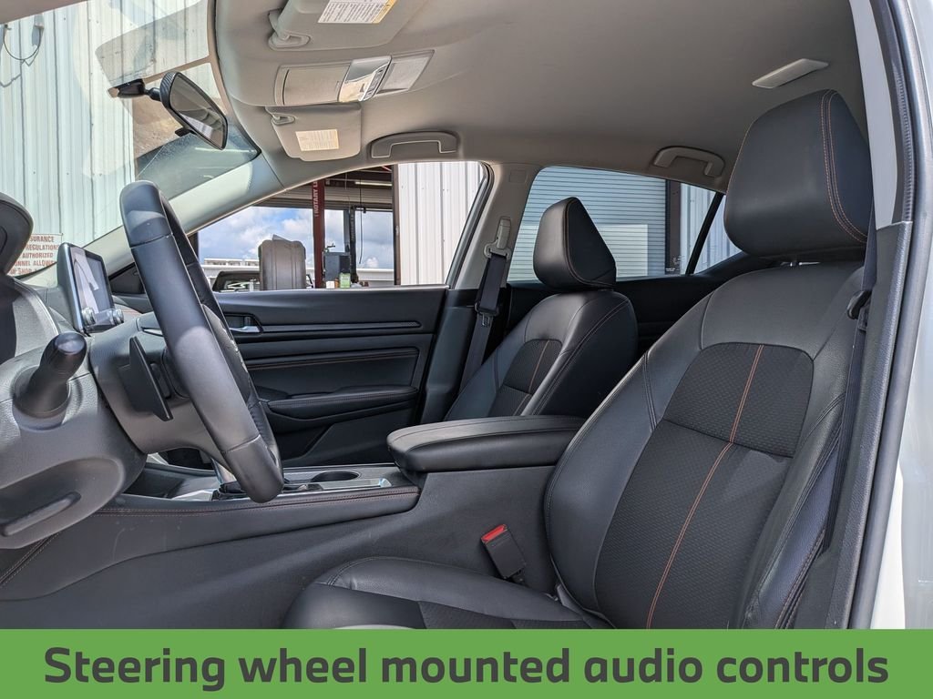 Used 2019 White Nissan 2.5 SR image 15