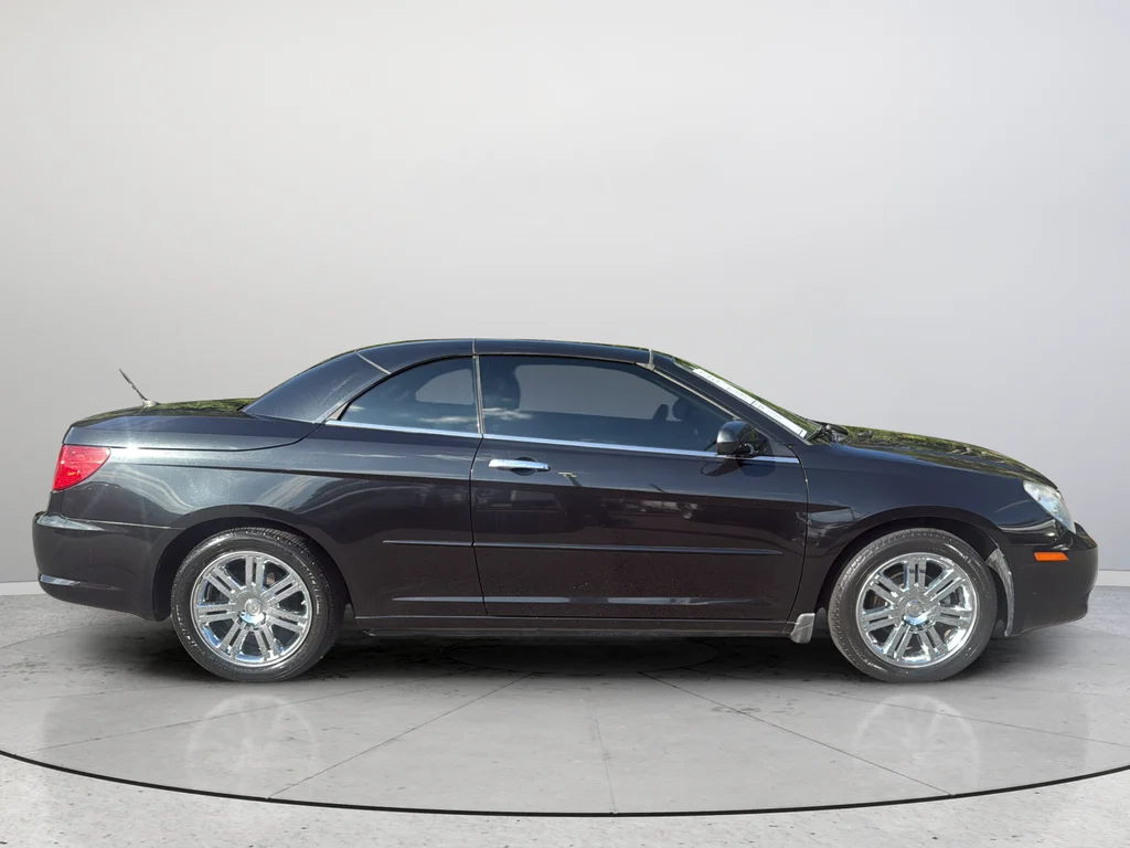 Used 2008 Black Chrysler Limited image 6