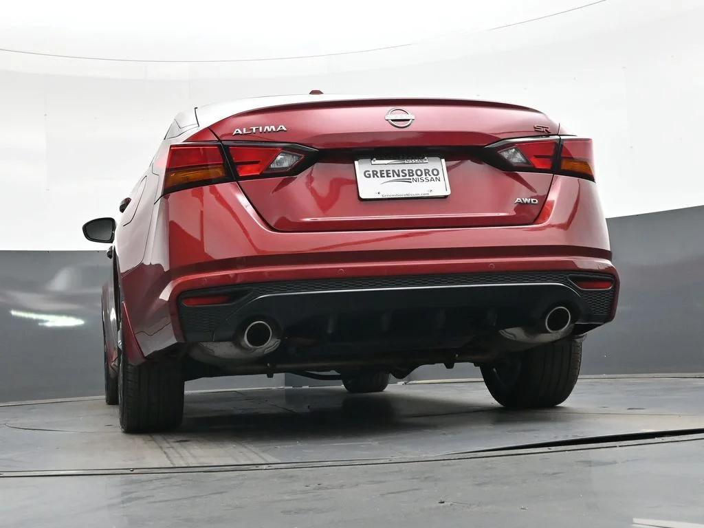 Used 2025 Red Nissan 2.5 SR image 44