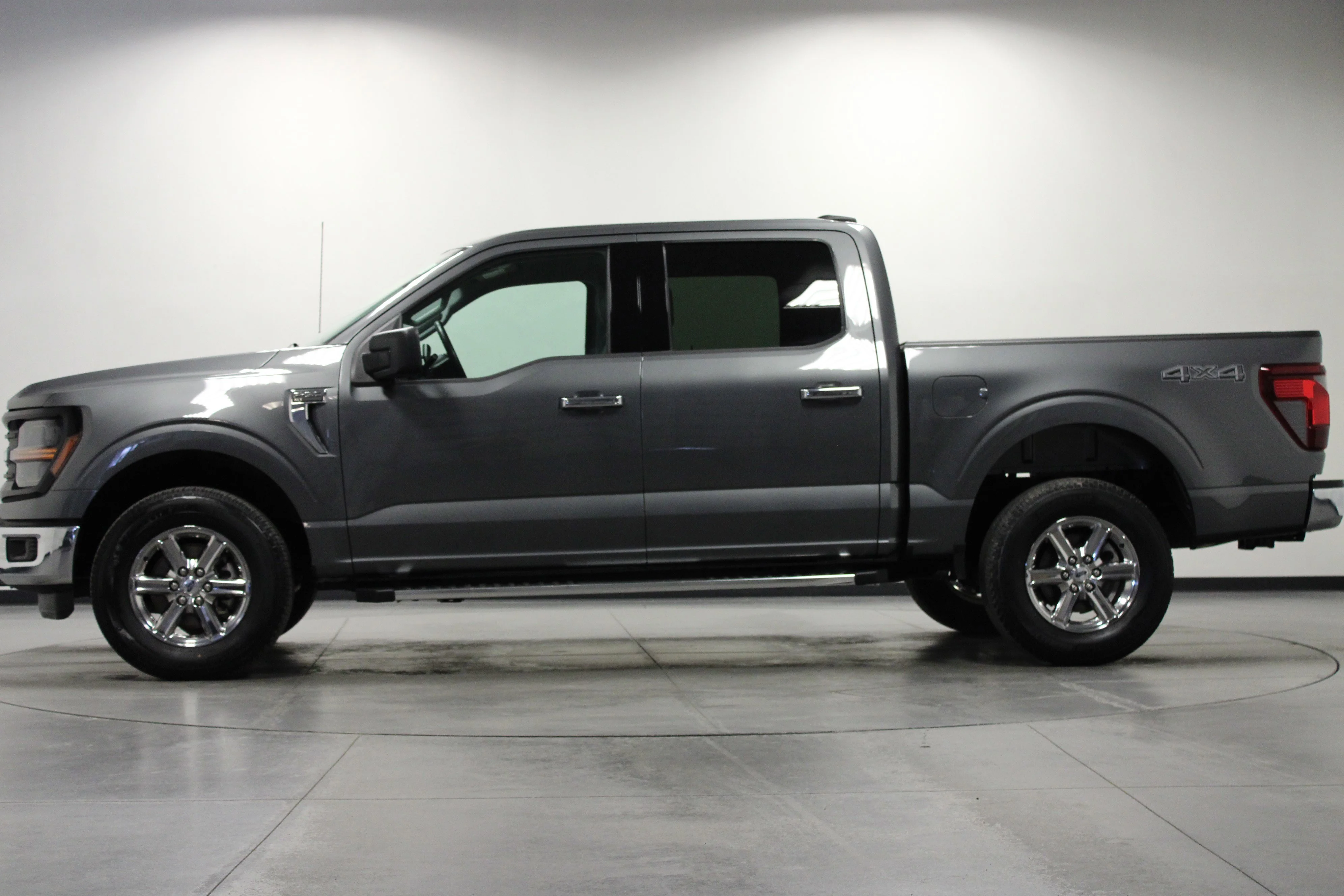 Used 2025 Carbonized Gray Metallic Ford XLT image 7