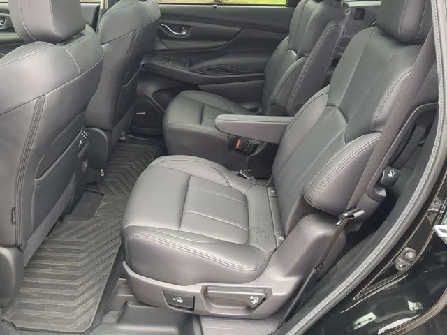 Used 2025 Black Subaru Onyx Edition Touring image 31