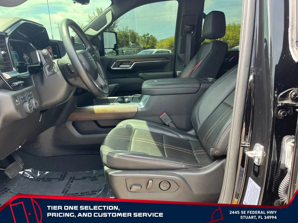 Used 2024 Black Chevrolet High Country image 9