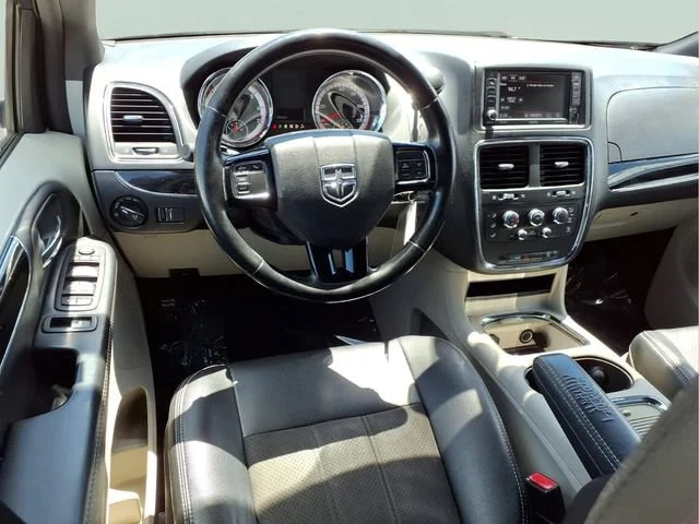 Used 2020 Gray Dodge SXT image 4