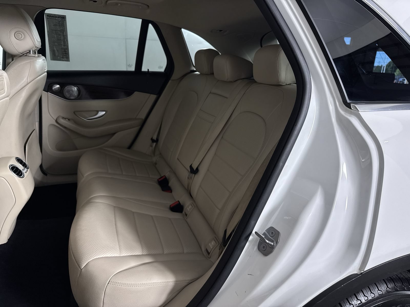 Used 2019 Polar White Mercedes-Benz GLC 300 image 24