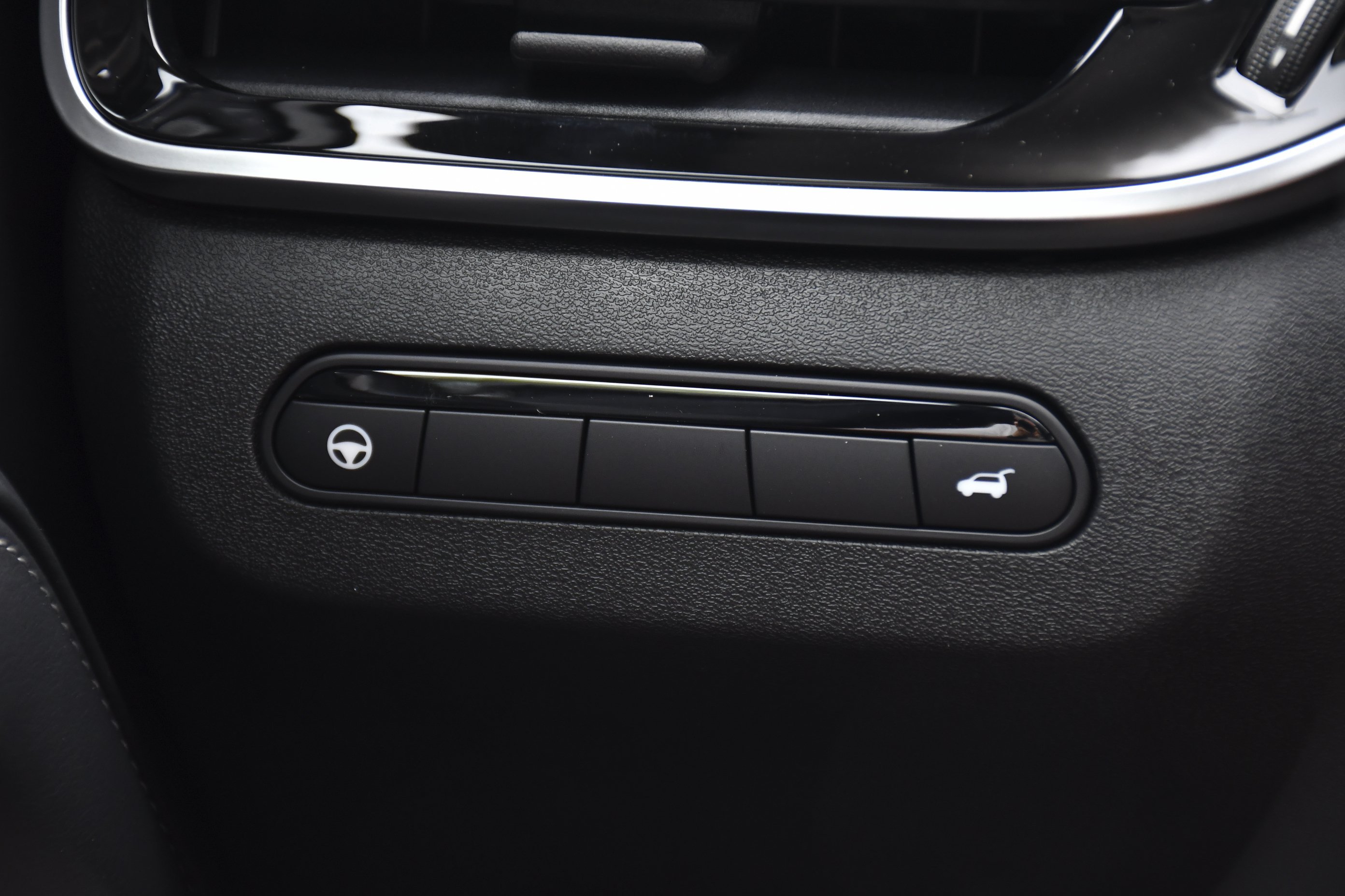 New 2027 MINERAL BLACK INFINITI Luxe FWD image 25