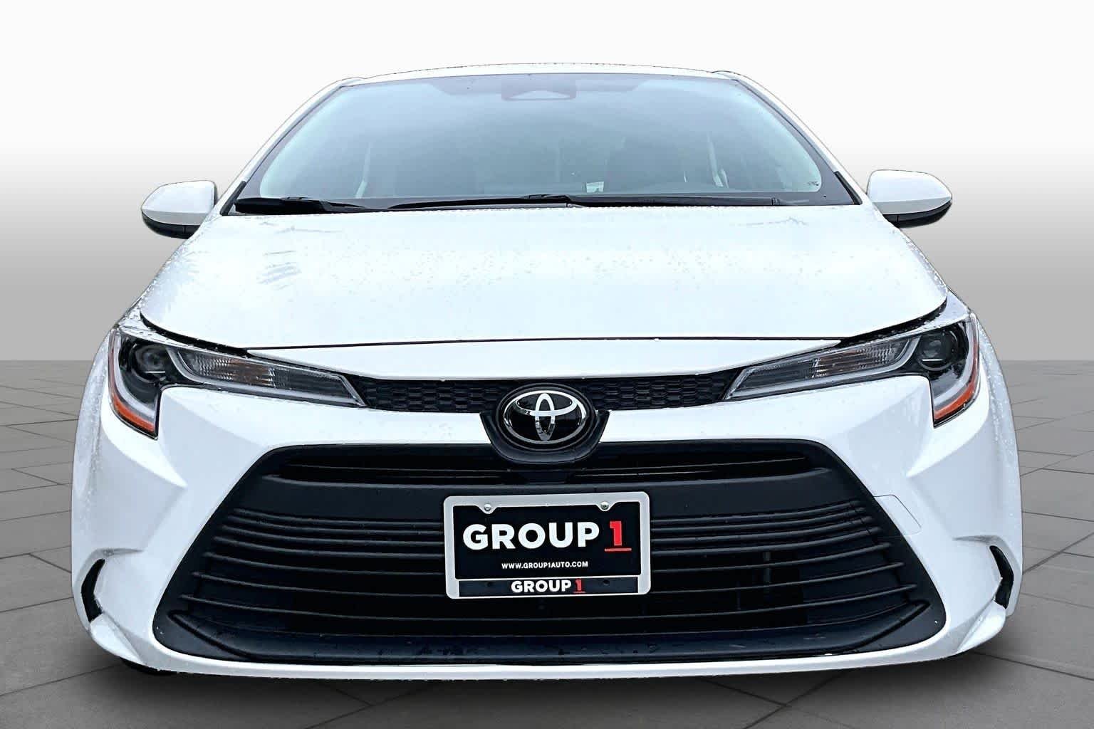 Used 2024 Ice Cap Toyota LE image 4