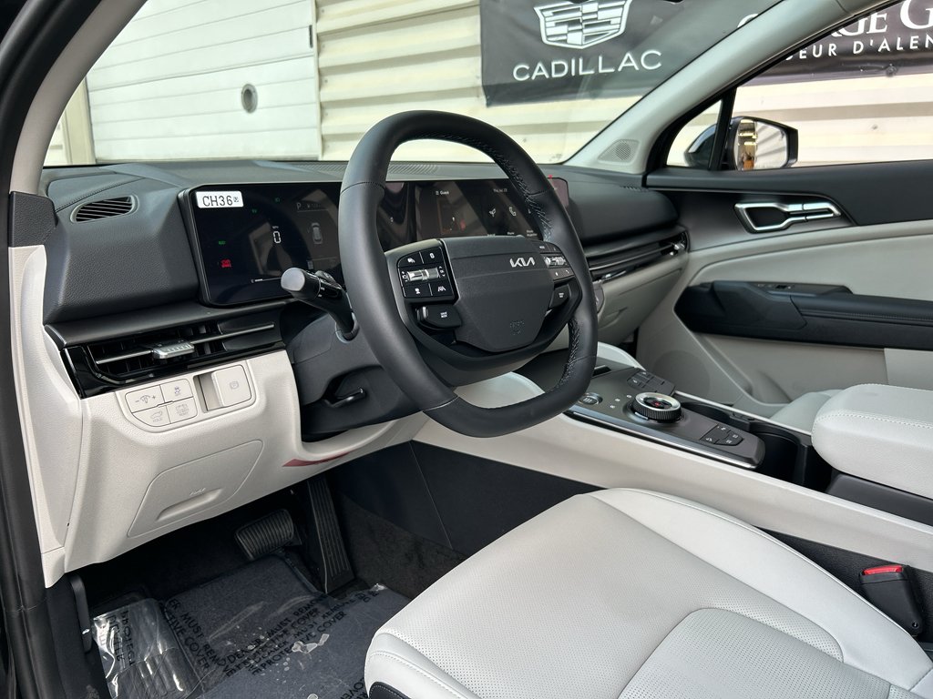 New 2027 Fusion Black Kia EX image 10