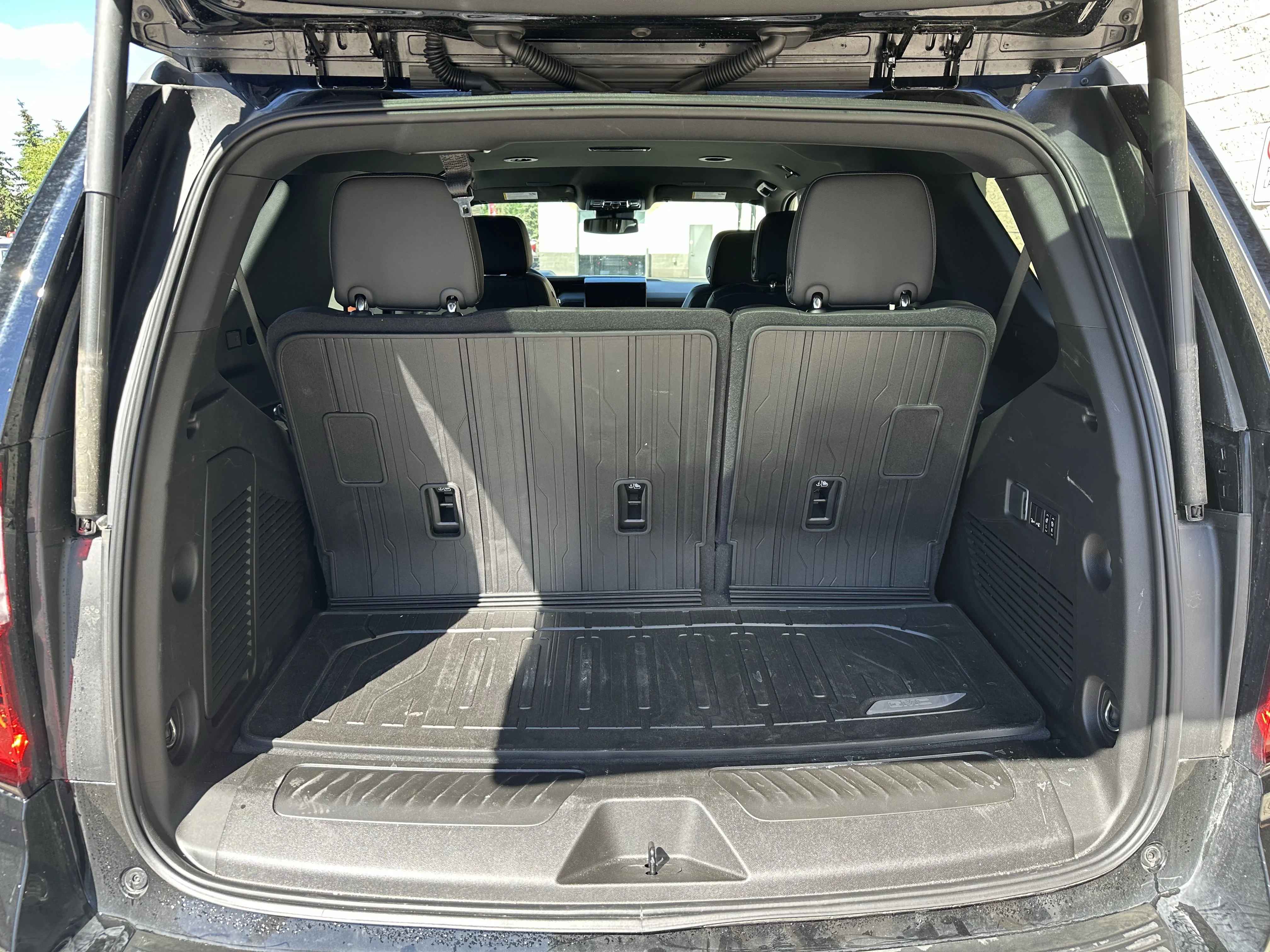 New 2026 Onyx Black GMC Elevation image 8