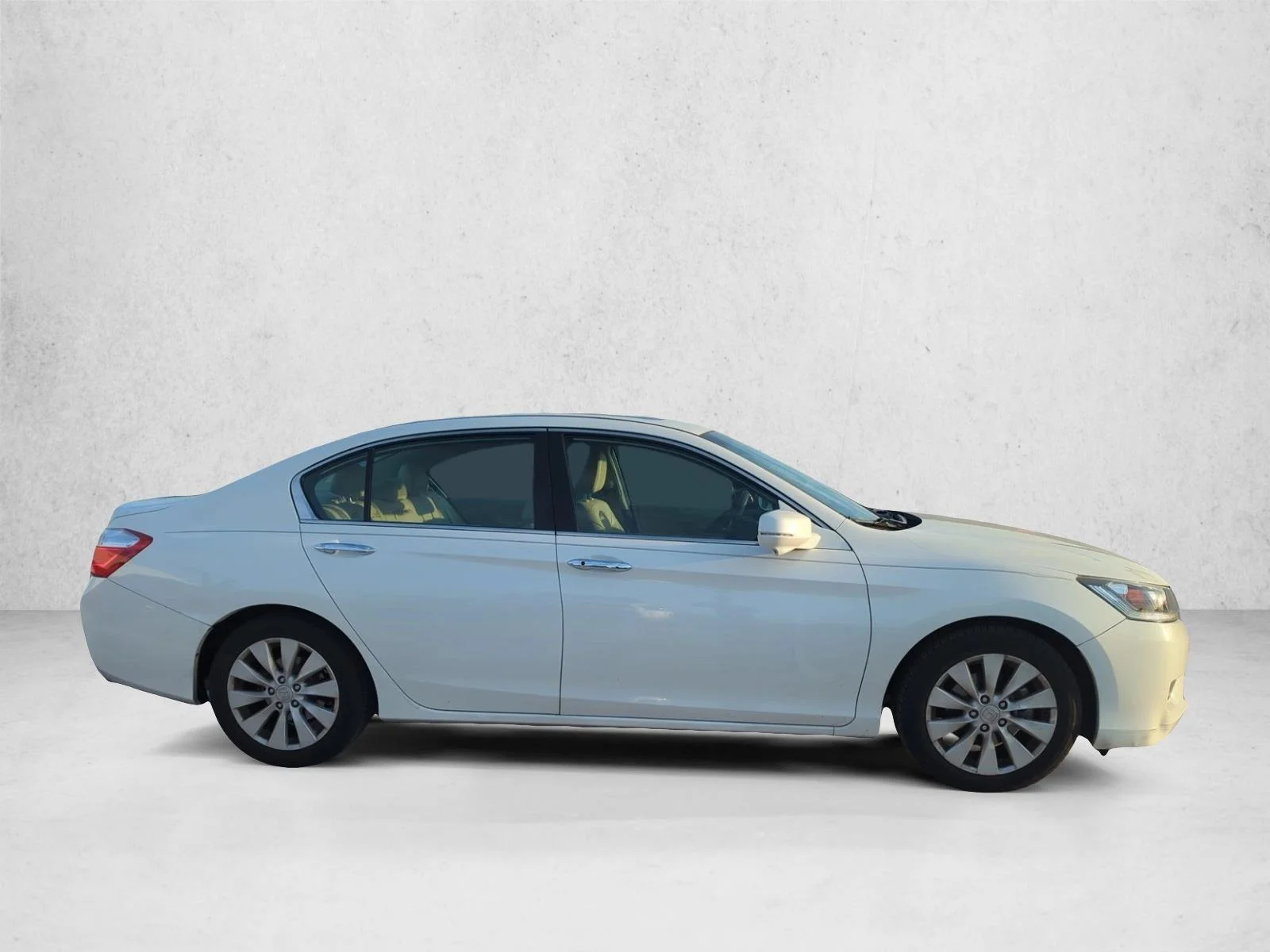 Used 2015 White Honda EX-L image 5