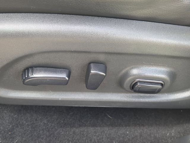 Used 2019 Pearl White Nissan SL image 18