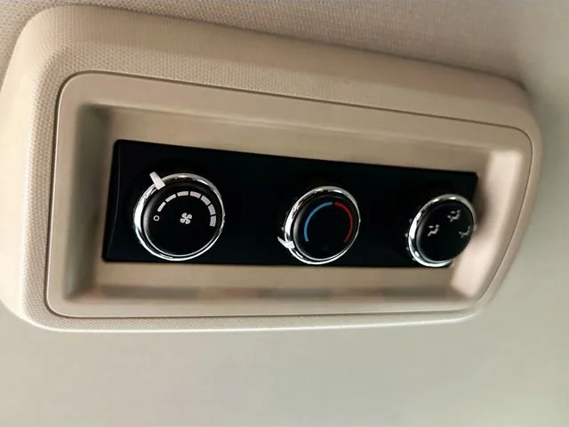 Used 2013 Brilliant Black Crystal Pearlcoat Dodge SXT image 24