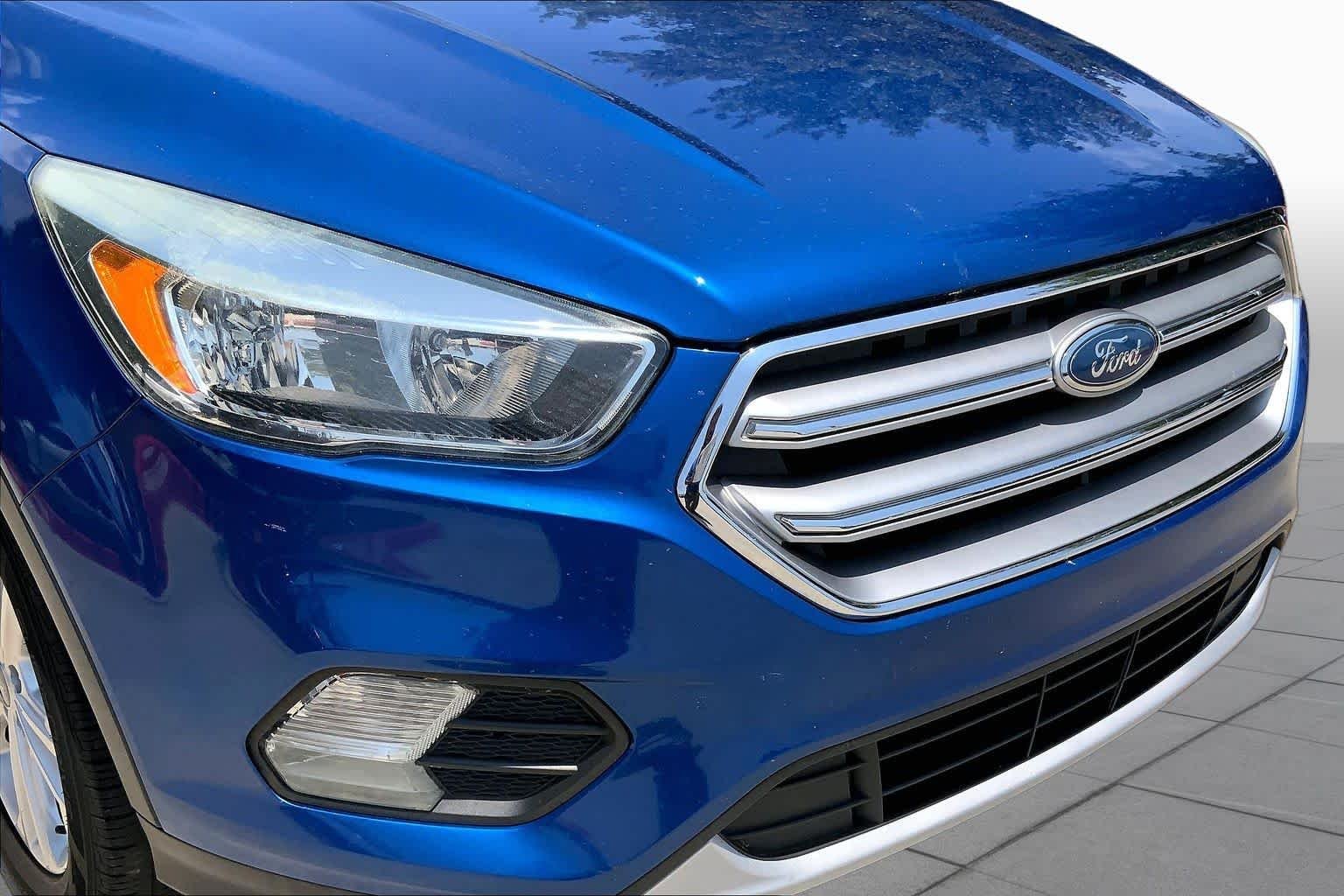 Used 2017 Lightning Blue Metallic Ford SE image 32