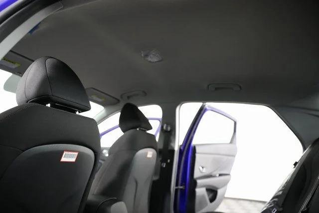 2025 Hyundai Elantra Blue - Photo 54