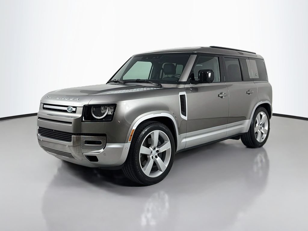 Used 2023 Silver Land Rover S image 1