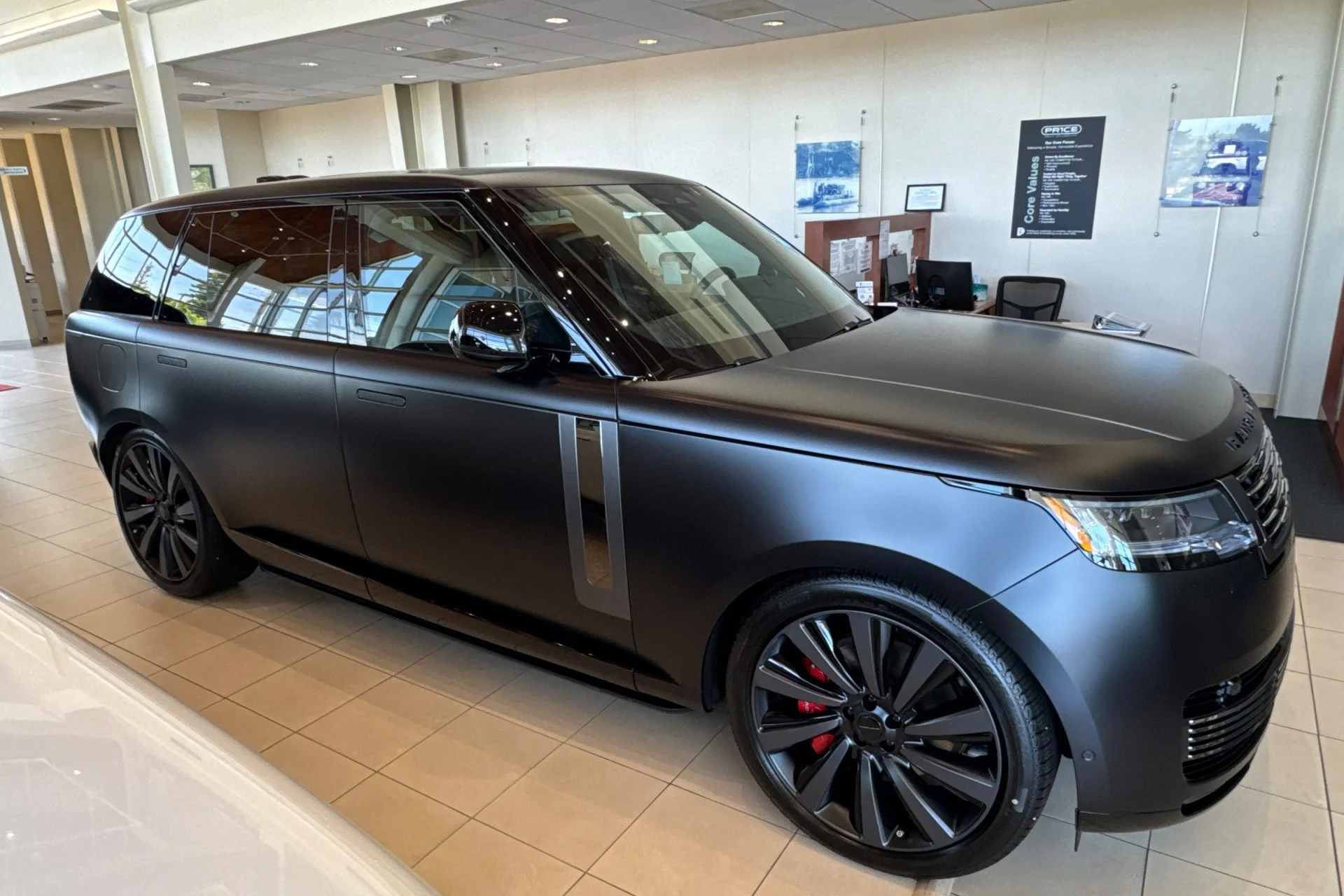 New 2026  Land Rover SV image 8