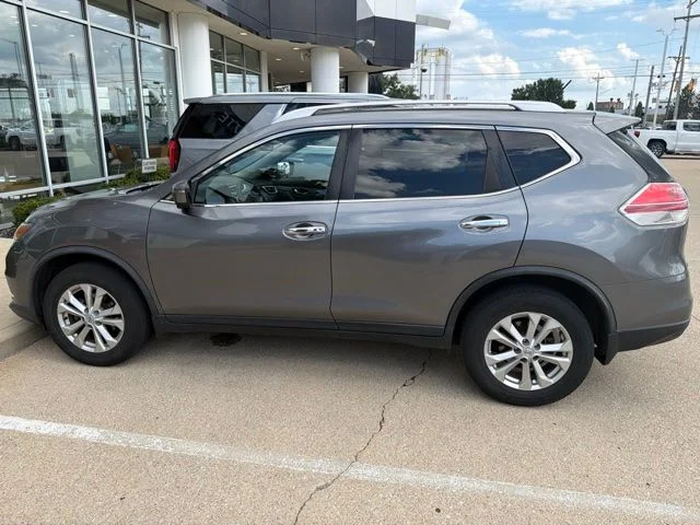 Used 2016 Gray Nissan SV image 1