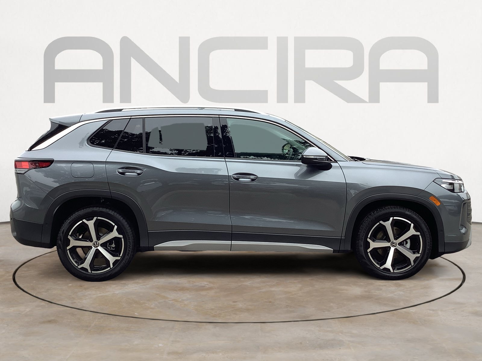 New 2026 PLATINUM GRAY Volkswagen SE image 9