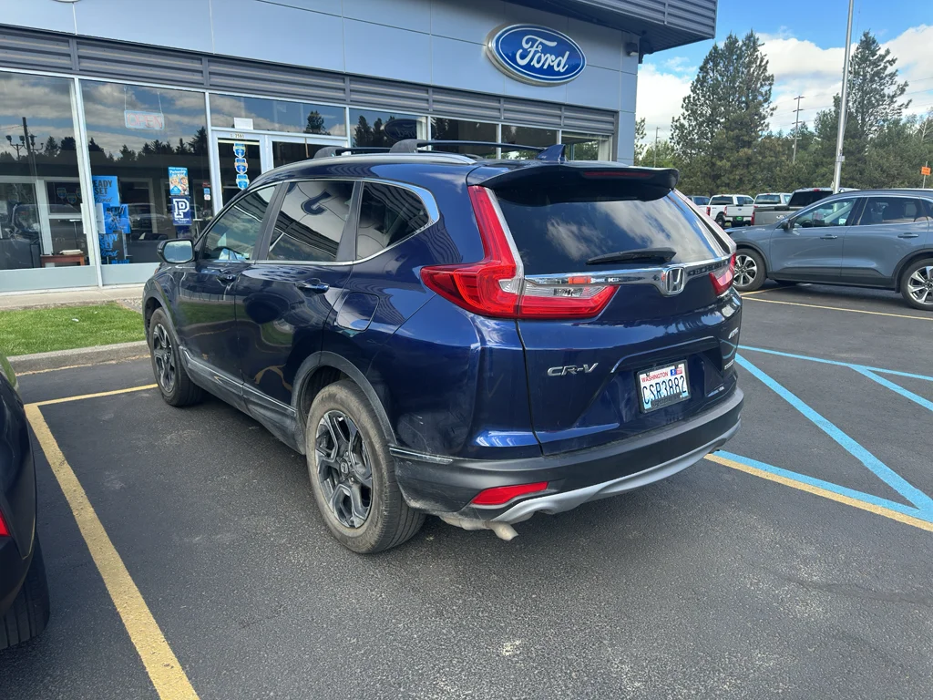 Used 2019 Obsidian Blue Pearl Honda Touring image 7