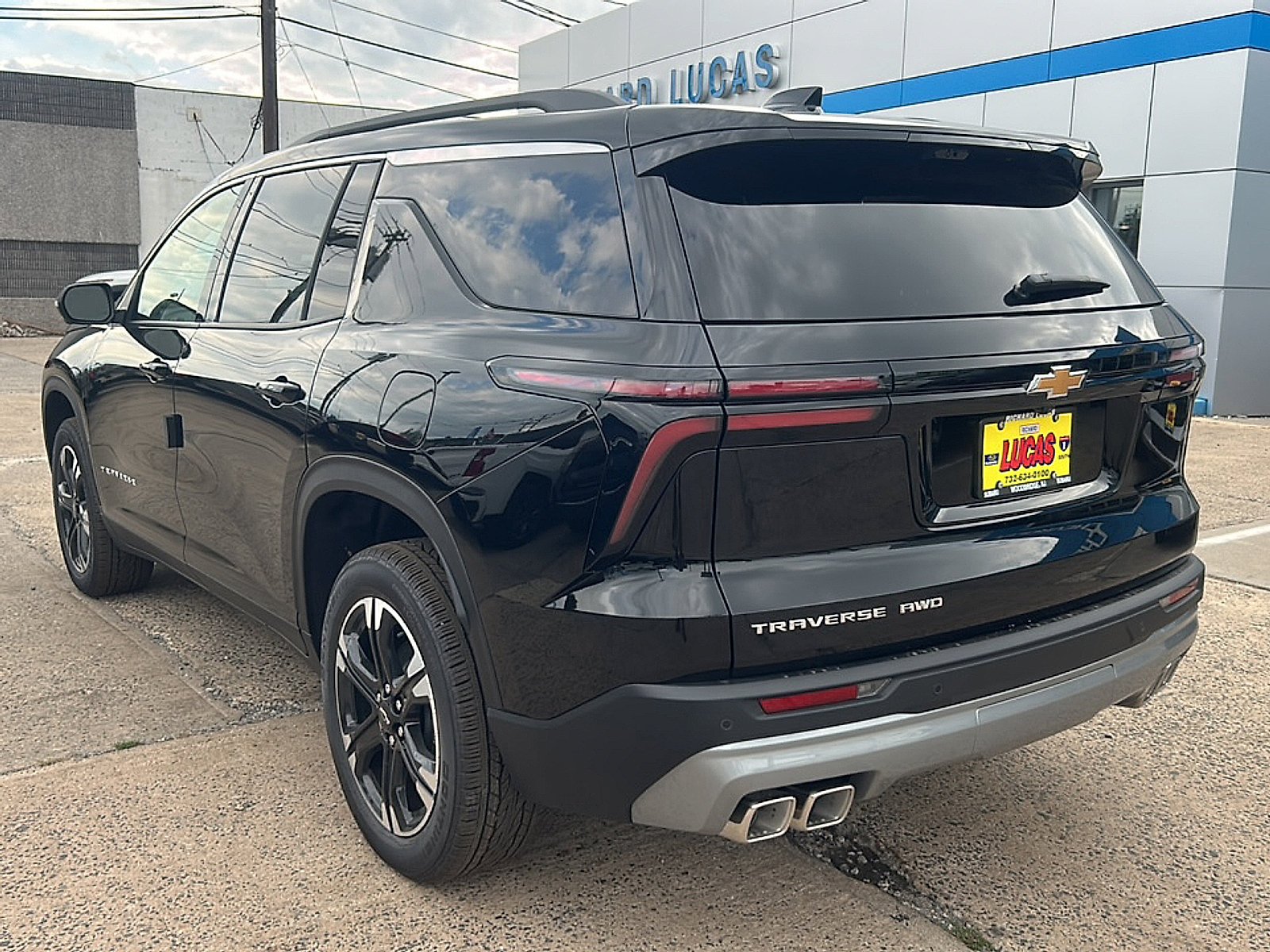 2027 Chevrolet Traverse LT - Photo 8