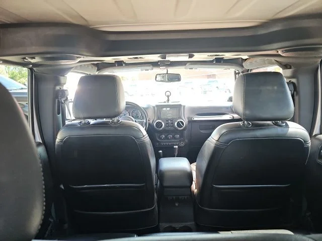 Used 2013 Silver Jeep Unlimited Rubicon image 12