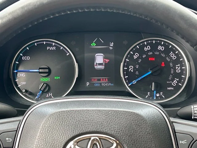 Used 2021  Toyota XLE Premium image 45