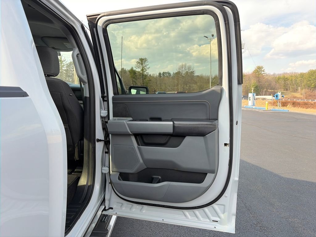 2025 Ford F-150 XLT - Photo 30