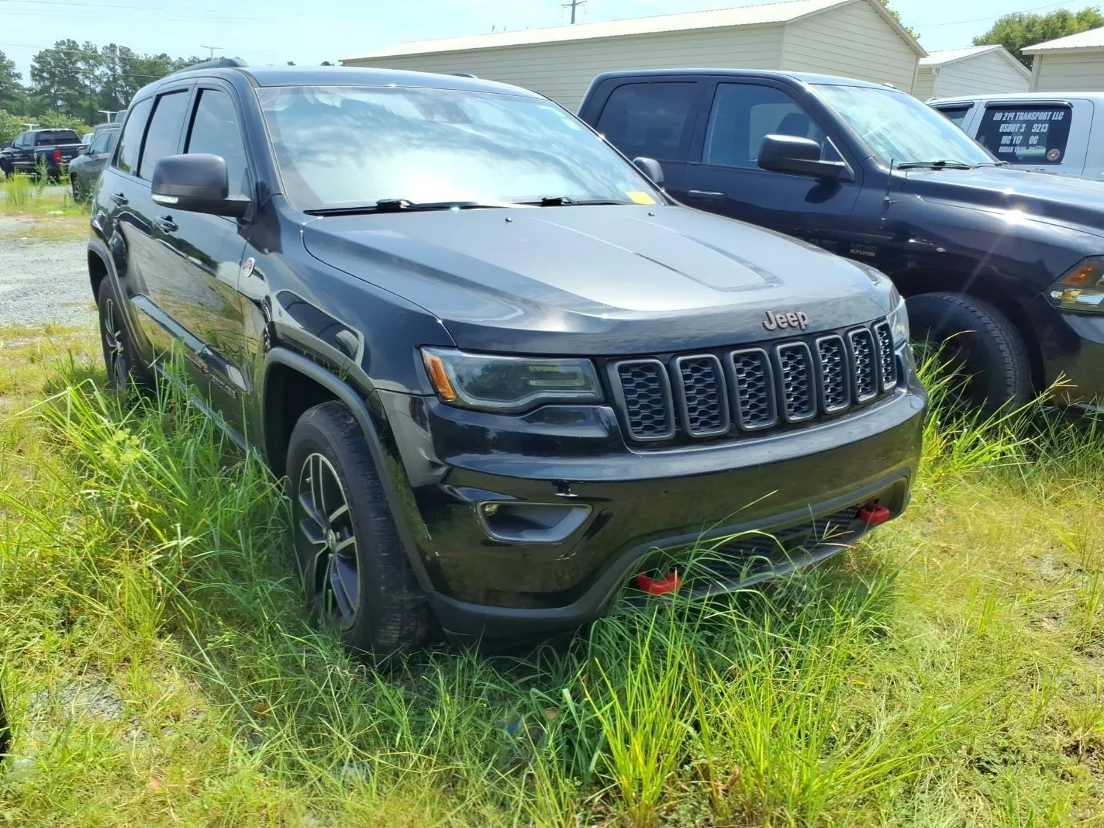 Used 2018 Diamond Black Crystal Pearlcoat Jeep Trailhawk image 5