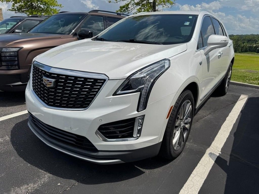 Used 2021 Crystal White Tricoat Cadillac Premium Luxury image 3
