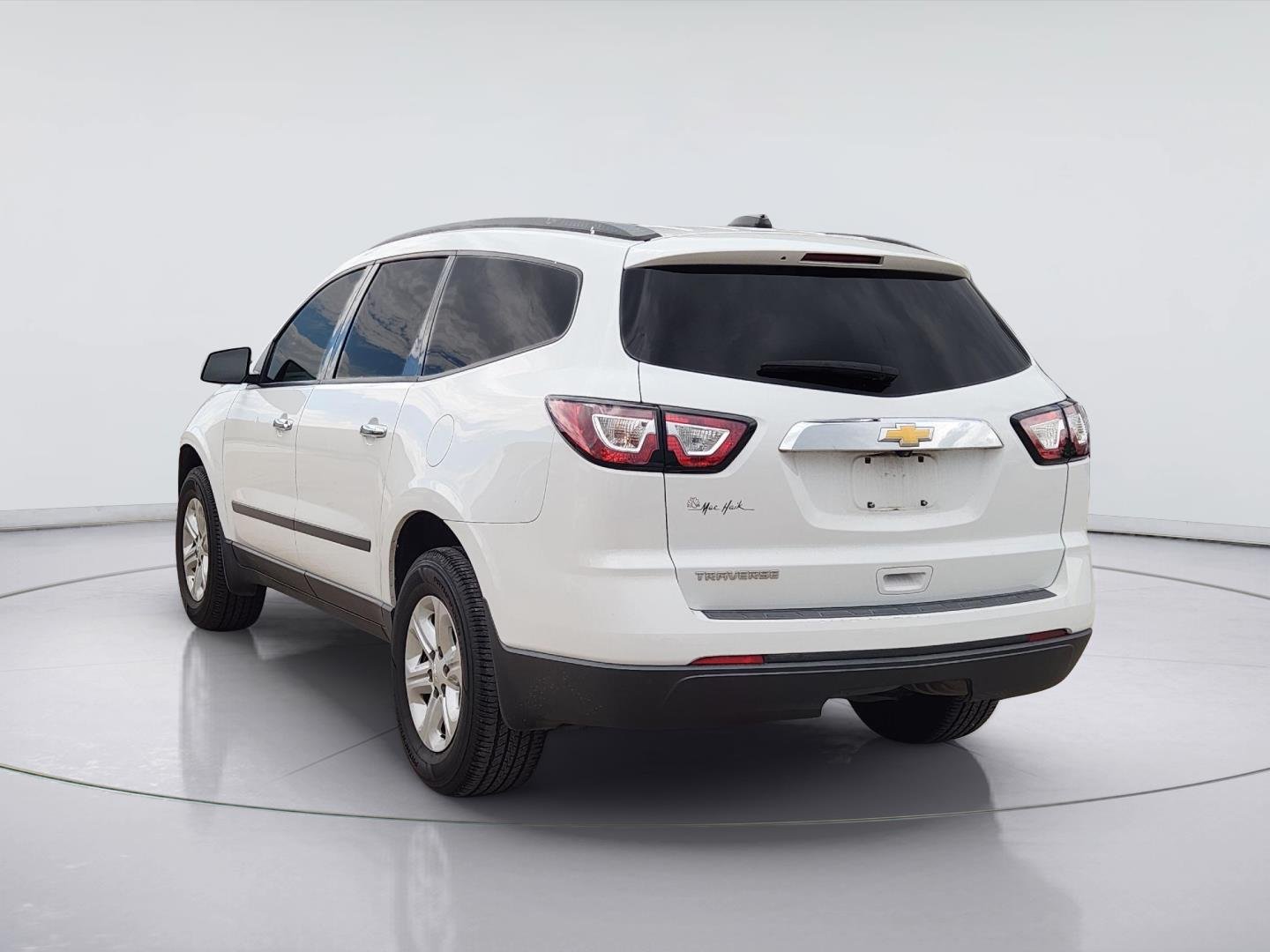2017 Chevrolet Traverse LS - Photo 7