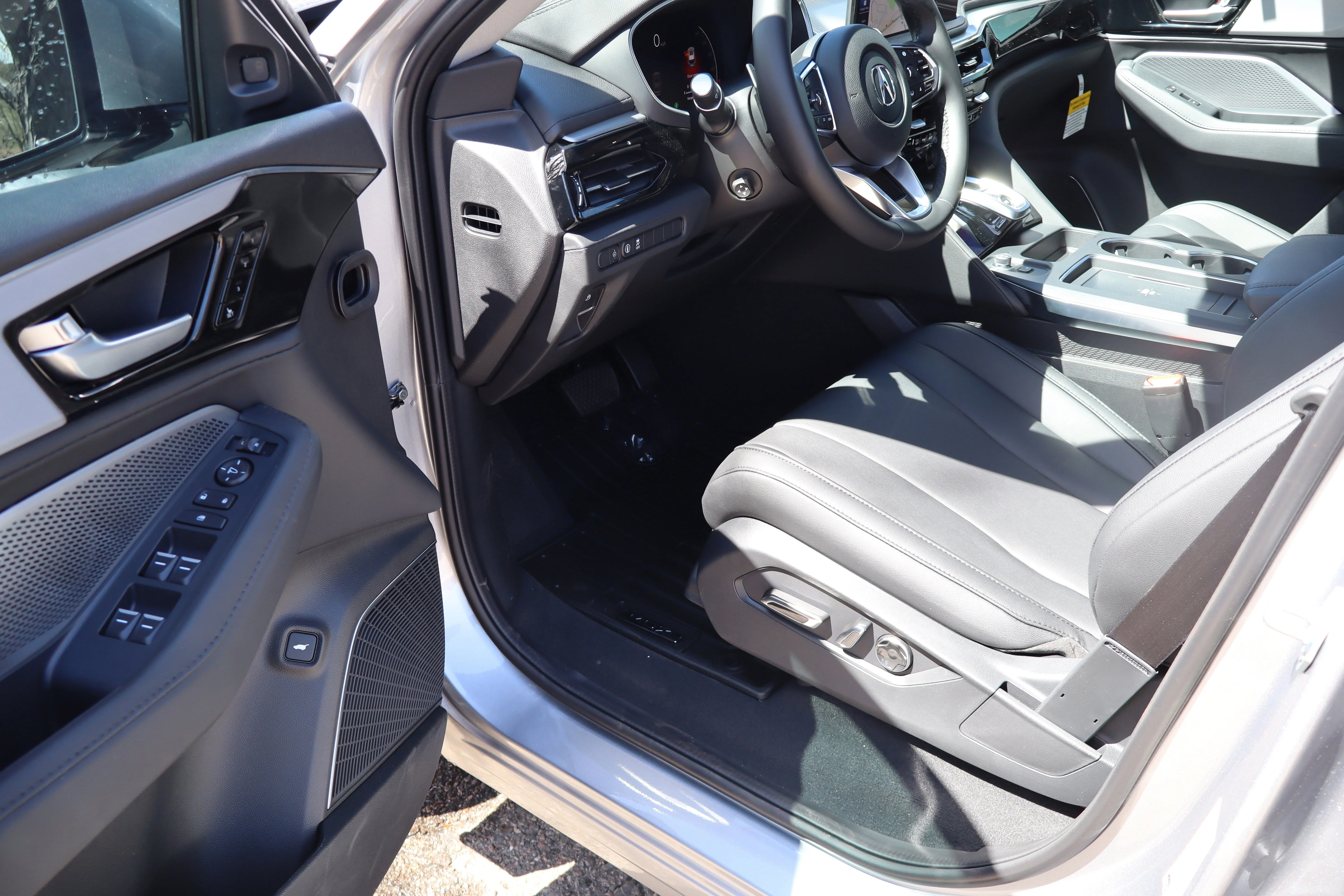 New 2026 Solar Silver Metallic Acura 4MDX image 21