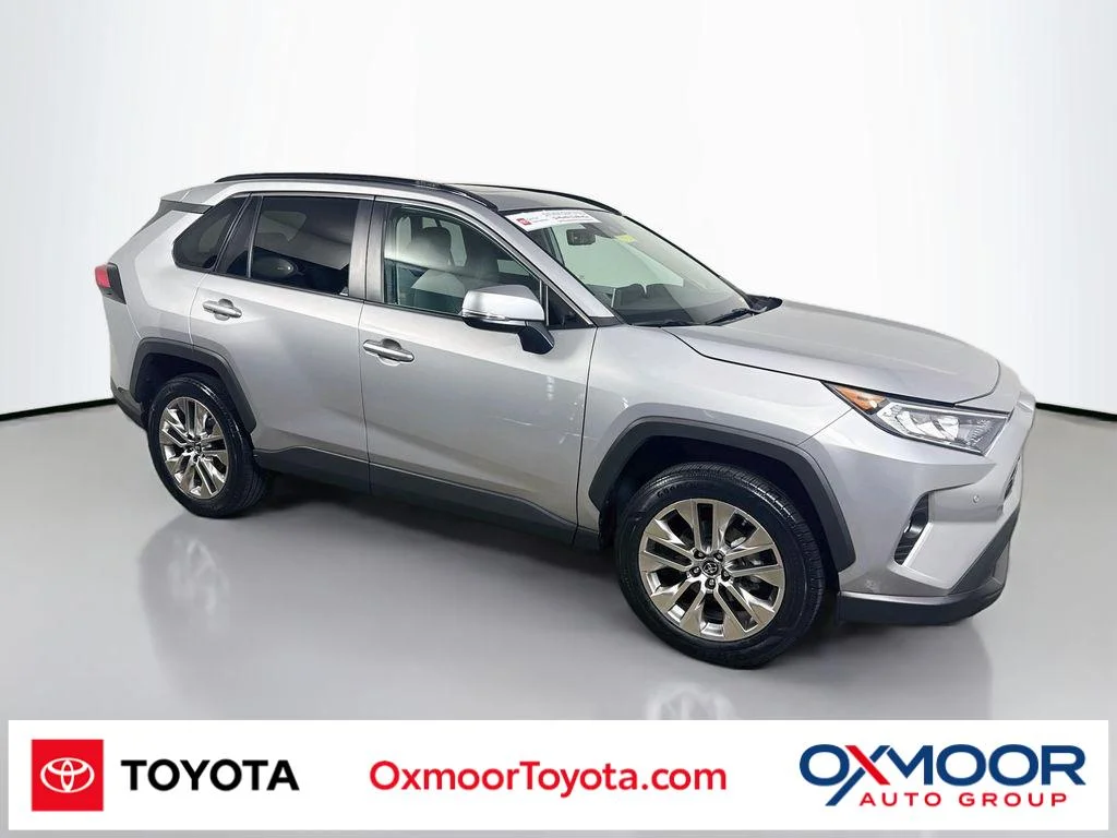 Certified Used 2019 Silver Sky Metallic Toyota XLE Premium image 1