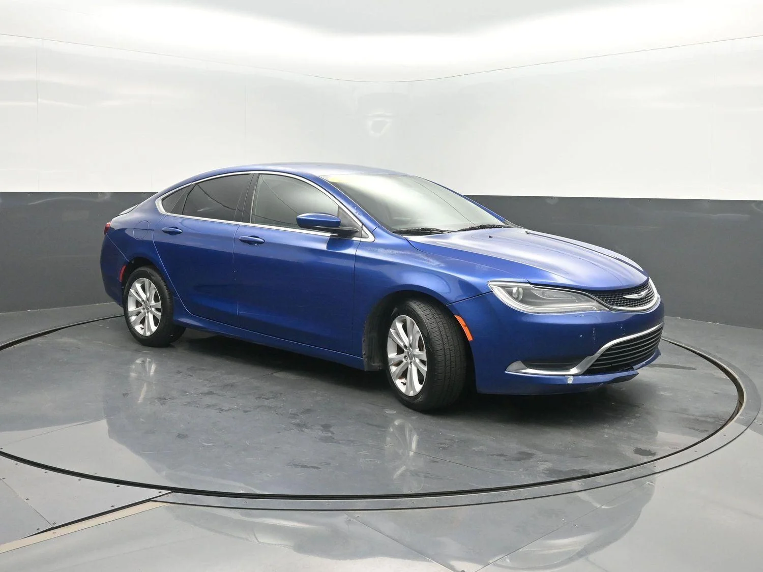 Used 2016 Vivid Blue Pearlcoat Chrysler Limited image 4