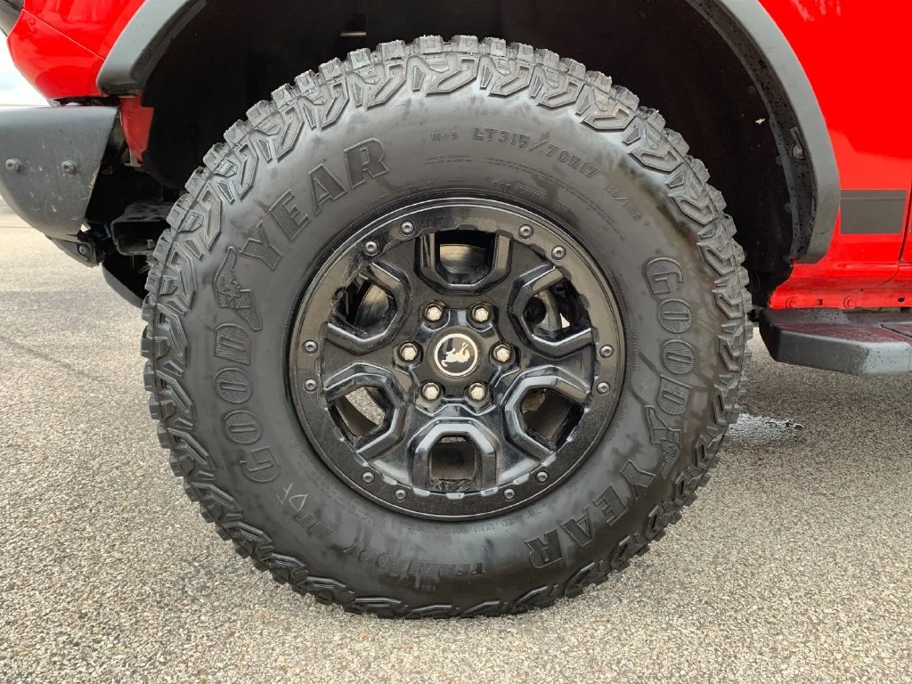Used 2021 Red Ford Wildtrak image 32