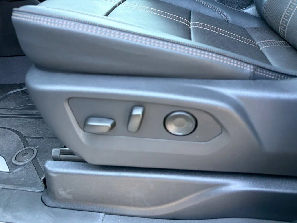 New 2026 Polar White Tricoat Chevrolet High Country image 29