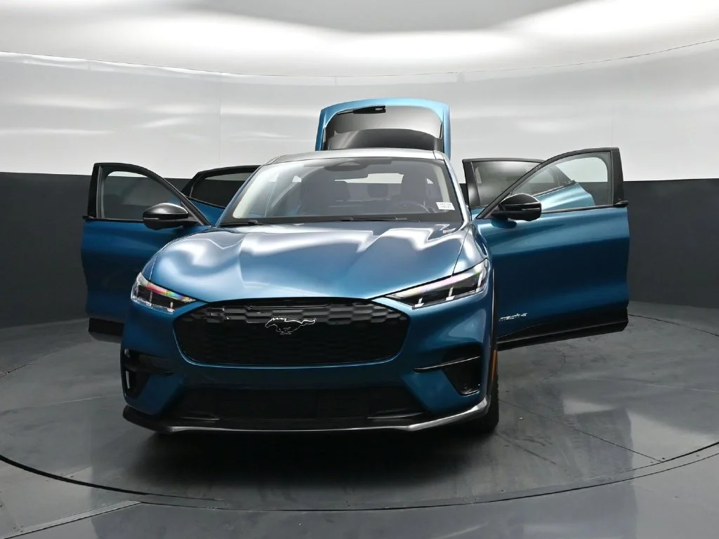 New 2026 Adriatic Blue Metallic Ford Premium image 28