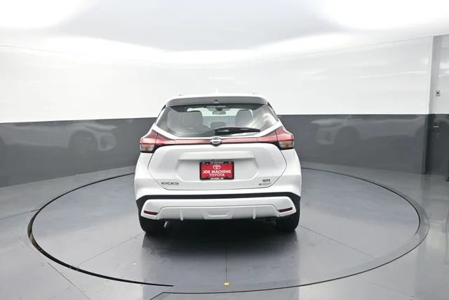 Used 2024 White Nissan SR image 86