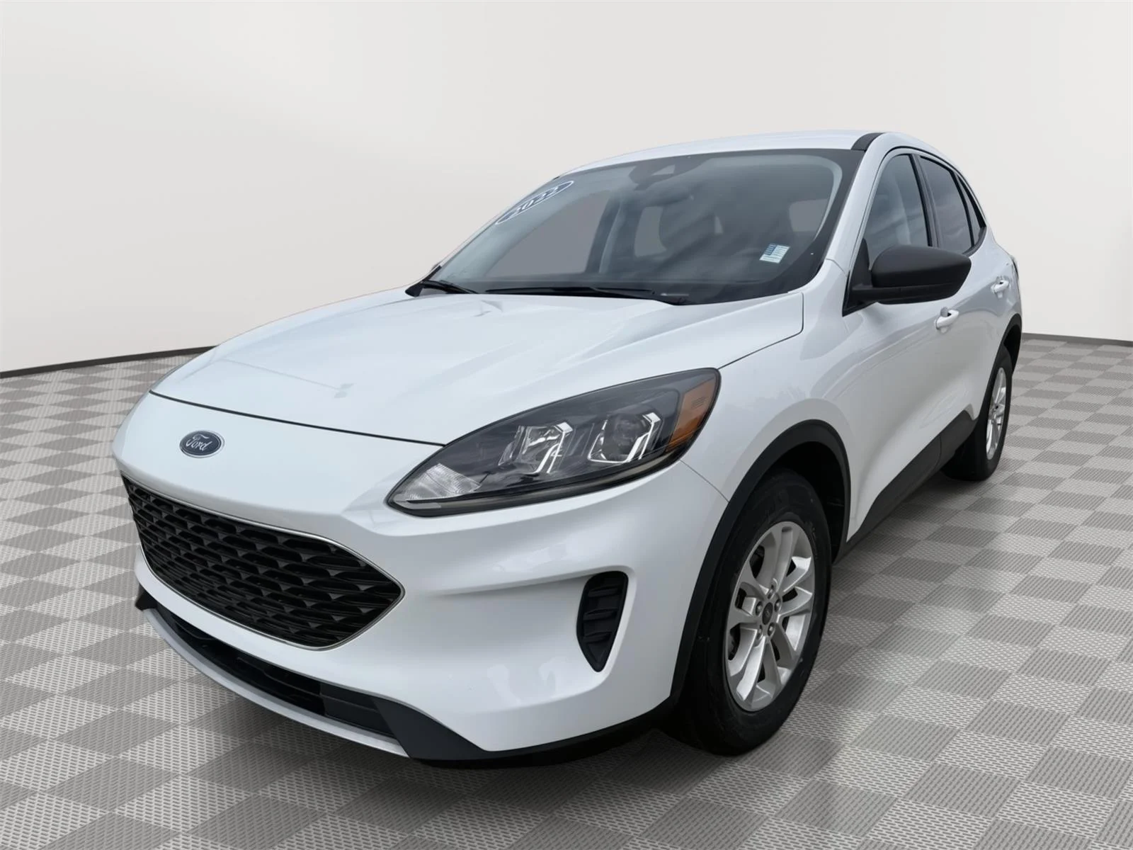 Certified Used 2022 Oxford White Ford SE Hybrid image 3
