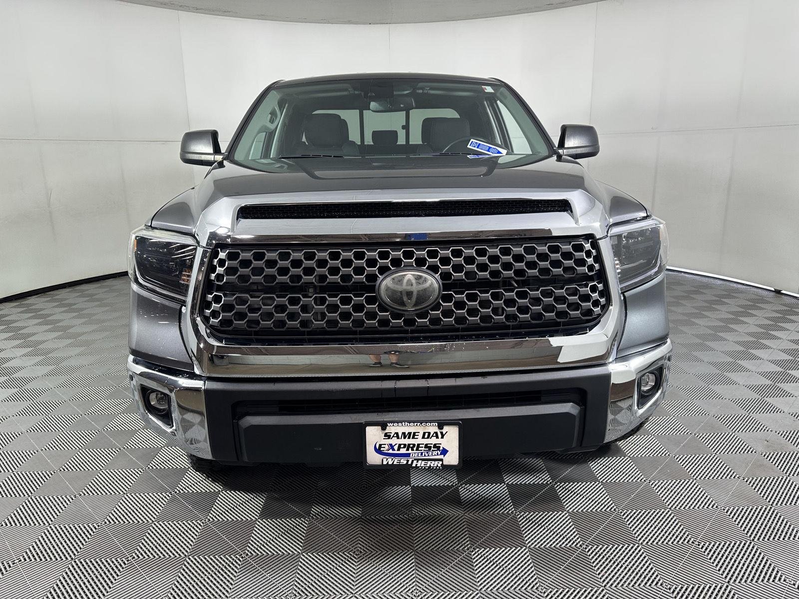 Used 2020 Magnetic Gray Metallic Toyota SR5 image 11