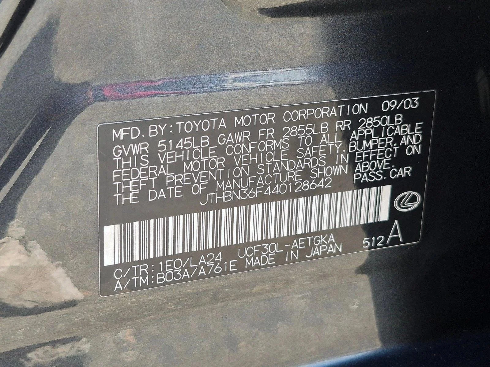 Used 2004 Silver/Gray Lexus  image 25