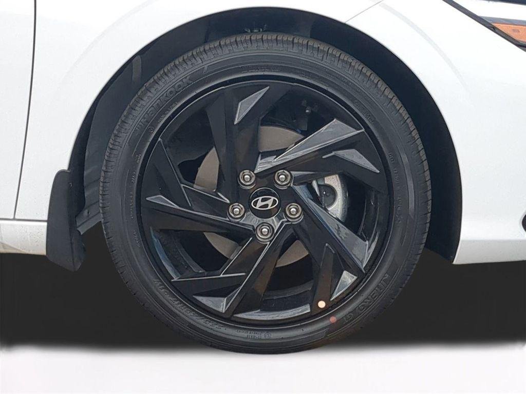 New 2026 White Hyundai SEL Sport Premium image 11