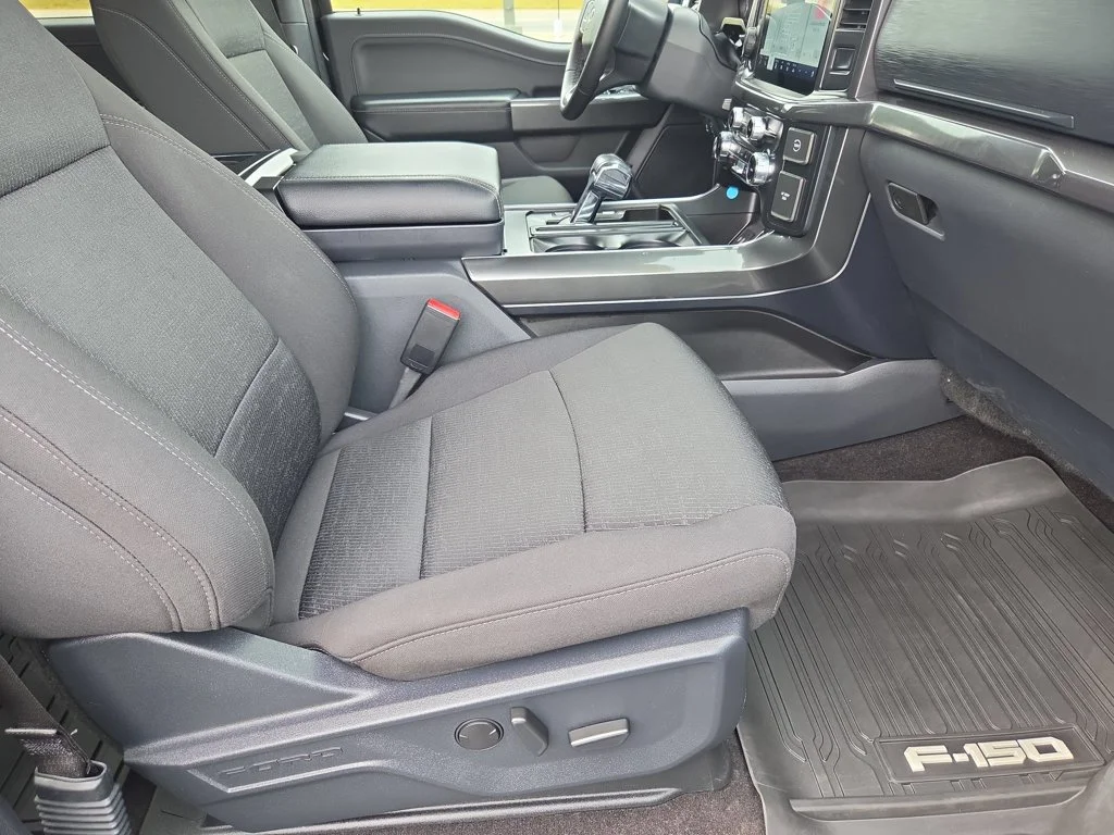 Used 2023  Ford XLT image 25