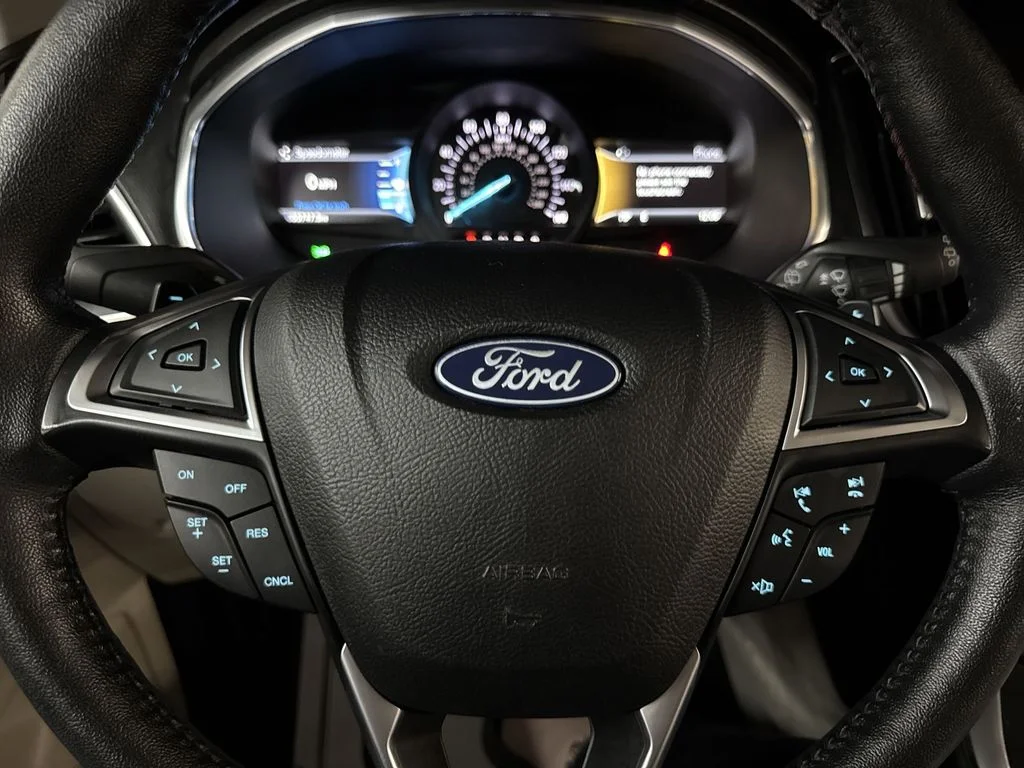 Used 2018 White Platinum Clearcoat Metallic Ford Titanium image 22