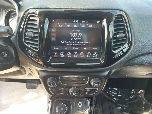 Used 2019 Silver Jeep Limited image 14