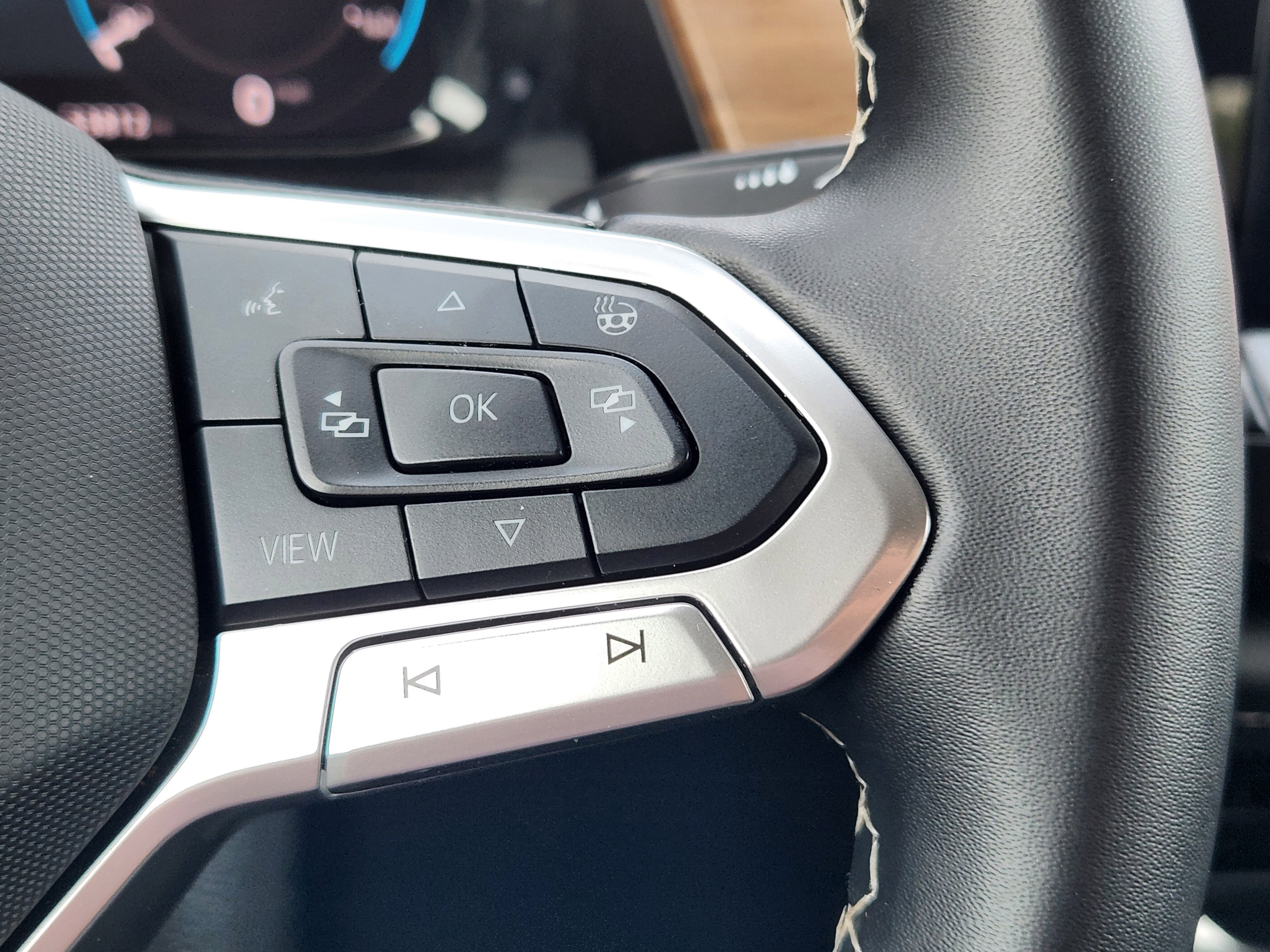 2025 Volkswagen Atlas SE w/Tech - Photo 22