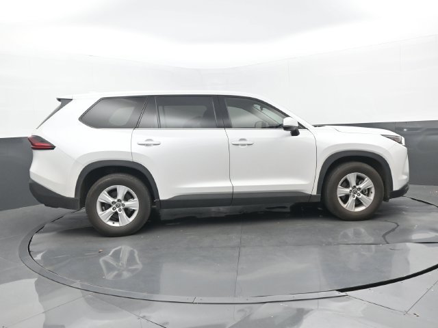 Used 2025 Wind Chill Pearl Toyota LE image 2