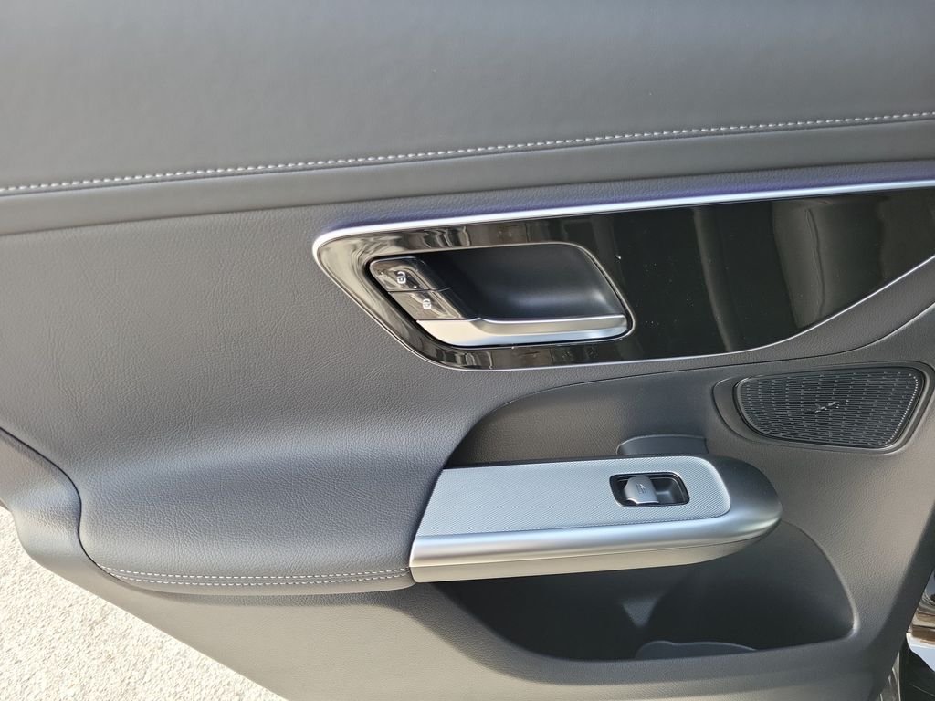 New 2026 Black Mercedes-Benz GLC 300 image 17