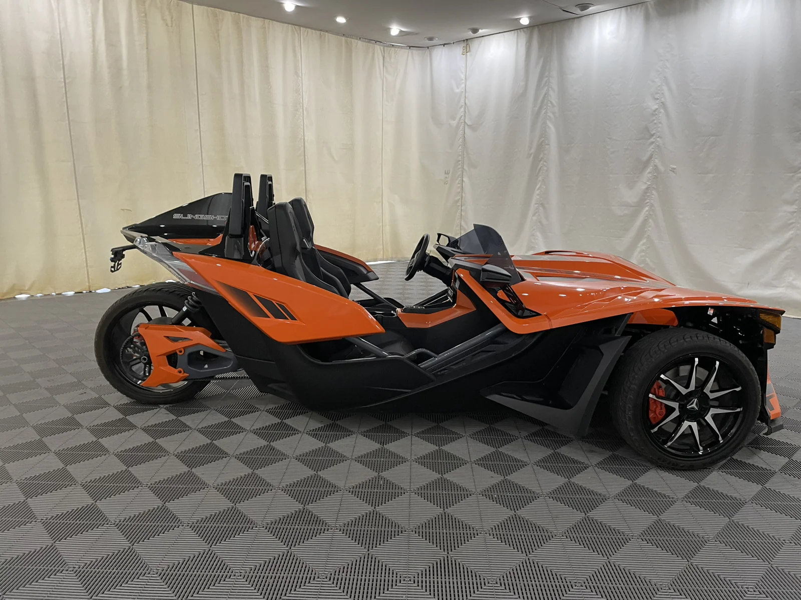 Used 2023 Orange Polaris  image 4
