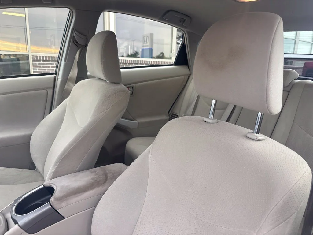 Used 2014 Beige Toyota Three image 11