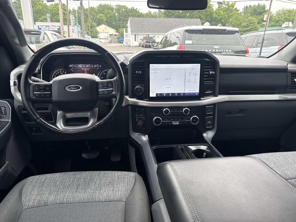 Used 2022 Black Ford XLT image 13