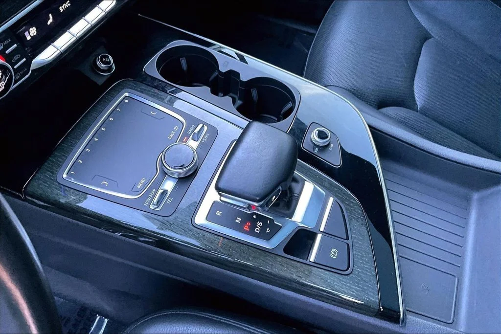 Used 2019 Gray Audi 55 Prestige image 18